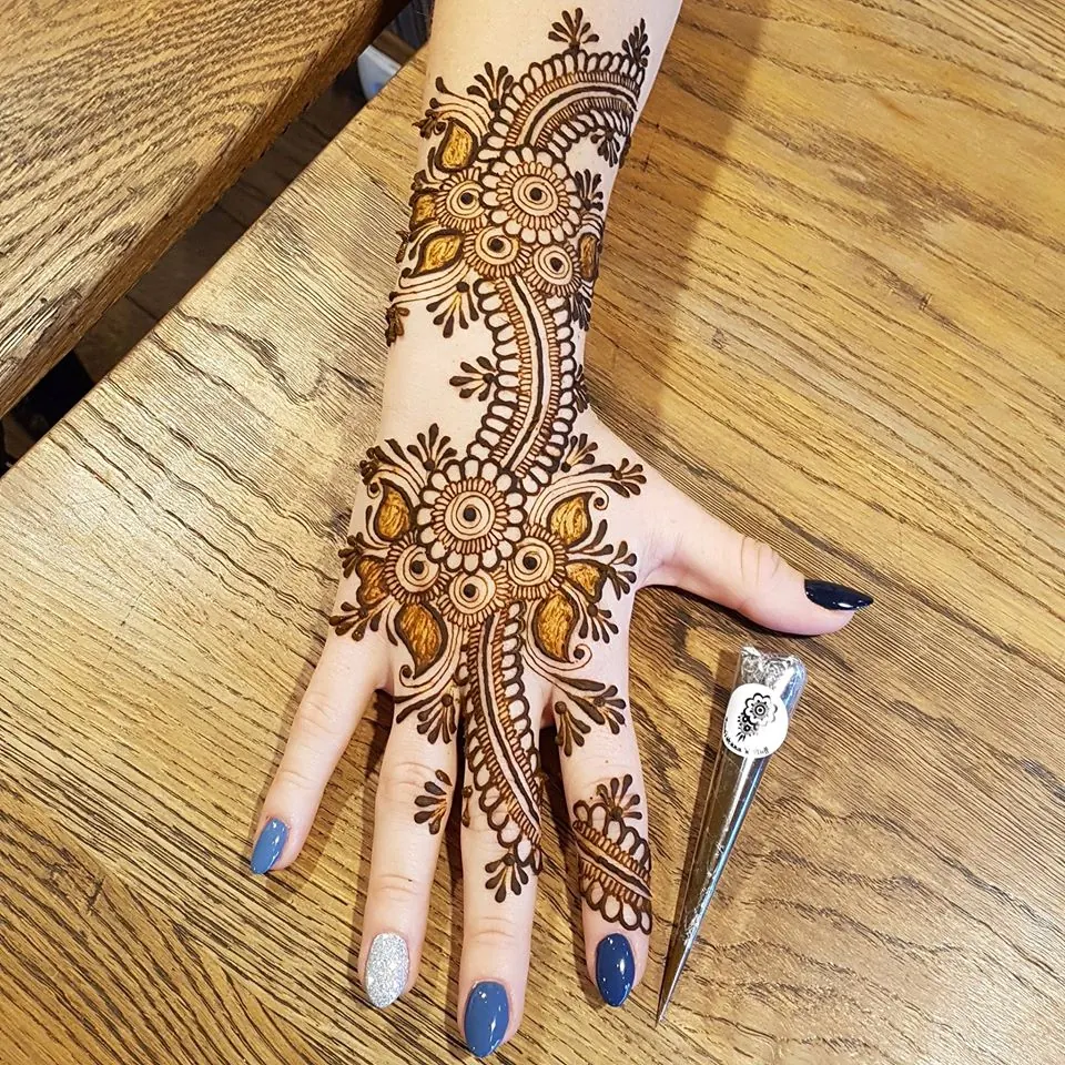 Mehndisathi Pilot Arabic Artist