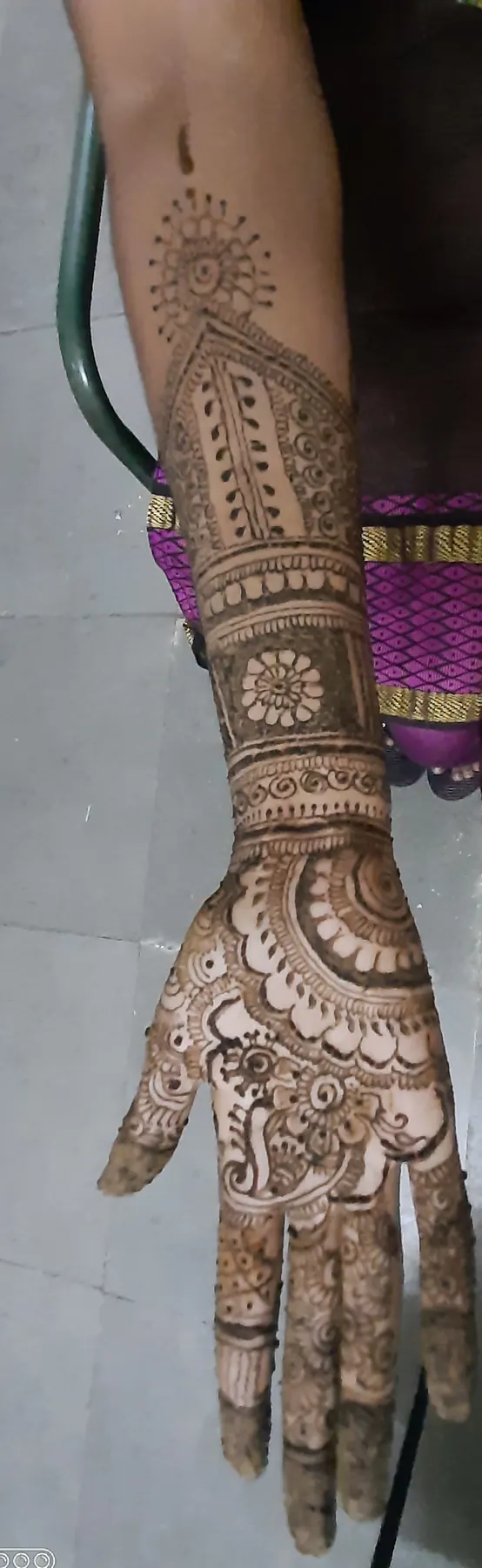 Arabic mehndi pilot sample visual for Chennai artist profile